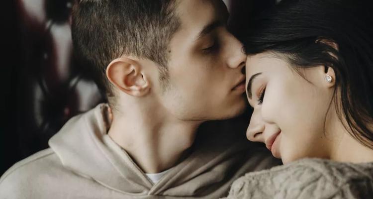 如何以感恩之心挽回女友父母的好感（学会感恩）