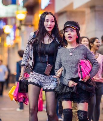 女人穿什么最吸引男人眼球？如何通过服装提升魅力？