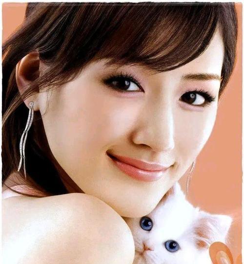 如何运用五招策略赢得他的爱？女人在爱情中应该注意什么？