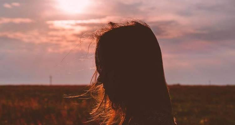 女人如何在危机中拯救自己？有哪些实用的自我保护策略？