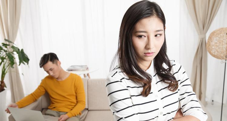 分手后挽回死心男友的正确方法是什么？