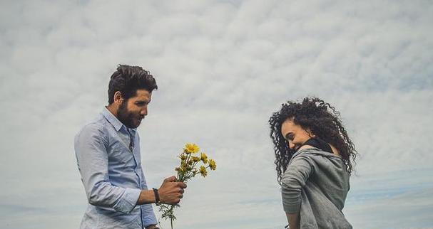 被心爱的人拉黑后如何挽回感情？有效沟通技巧是什么？