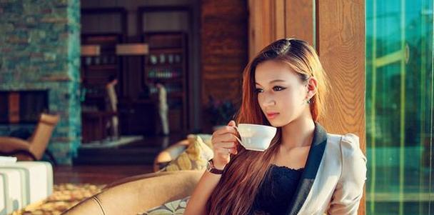 出轨的女人有什么表现可以看出？如何察觉不忠的迹象？