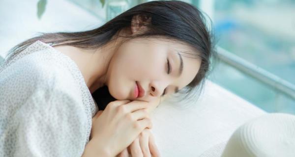 如何通过短信挽回男友的心？挽回男友的短信有哪些技巧？