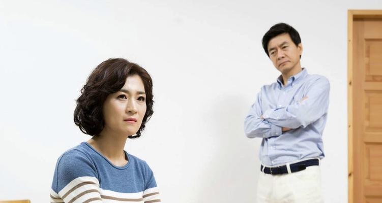 老公出轨女同学，婚姻危机（同学聚会成他们的离间）