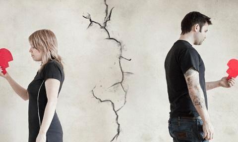 分手后如何挽回被拉黑的男友？死缠烂打有效吗？