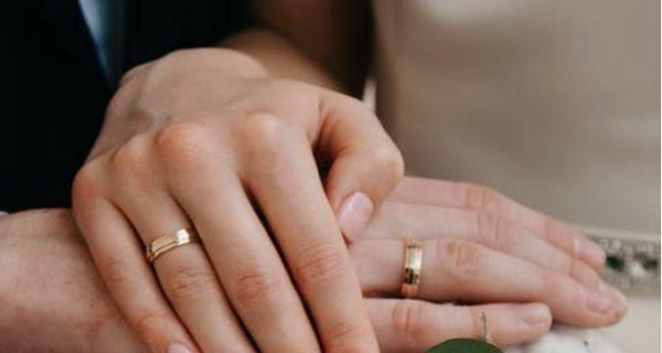 如何成功挽回离婚的老婆（用这些方法让她重新爱上你）