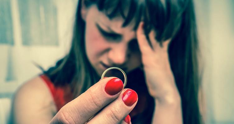 如何用正确的话语快速挽回分手的女友？挽回女友的秘诀是什么？