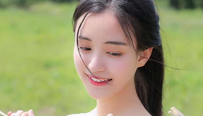 女生想和你聊天会有什么表现？如何识别她的暗示信号？