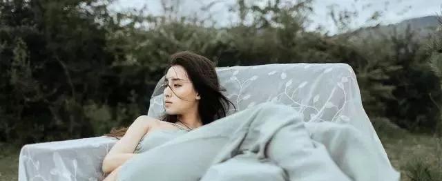 一个反复出轨的男人还能要么？如何处理婚姻中的不忠行为？