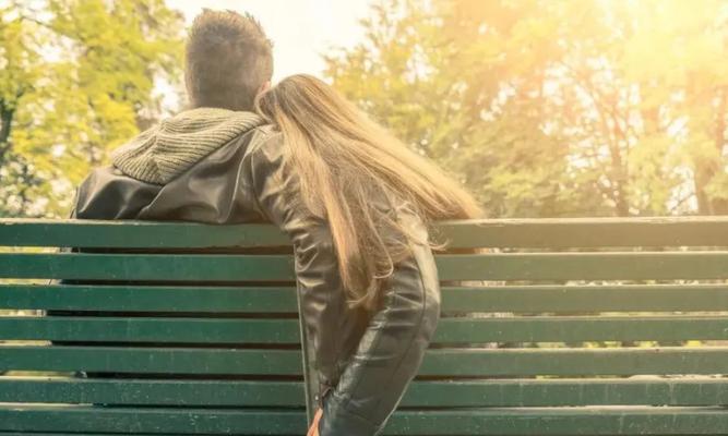 女孩说分手还能挽回吗（解析女孩分手的原因和挽回的方法）