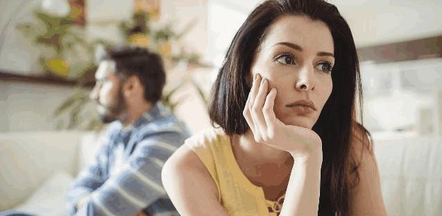 男友和别人关系暧昧把我当做什么人了？如何处理这种情况？