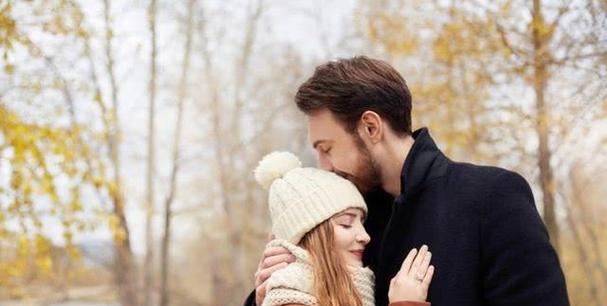 以婚内出轨为由，离婚应该成为一个直接的选择吗（婚姻中的背叛和不信任该如何处理）