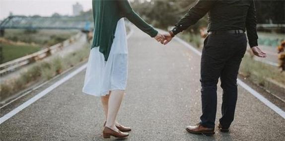 如何在前女友生日时发送祝福以挽回感情？挽回过程中常见问题有哪些？