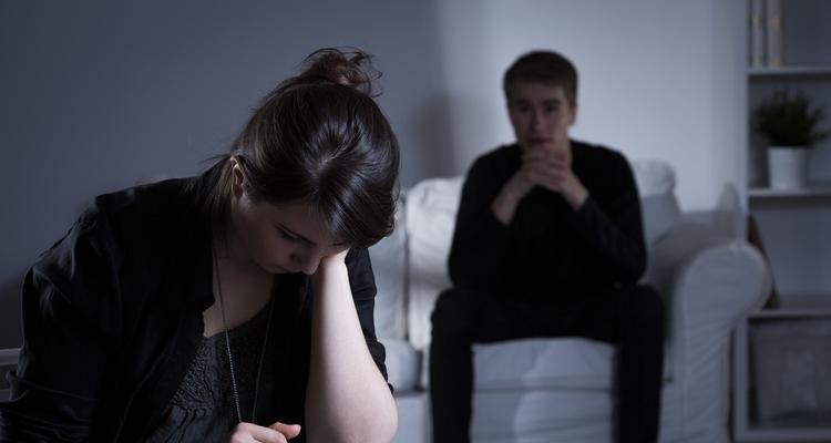 老公出轨怎么挽回（如何面对老公的出轨）