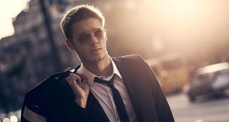 一个花心男人有哪些表现？如何用绝招对付花心男人？