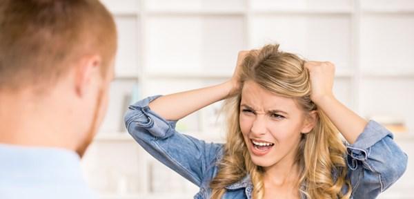 挽回恋情时是否应该迁就对方？如何平衡自我与关系？