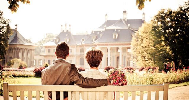 恋爱中女人三大错误剖析（不要让恋爱中的你掉进陷阱）