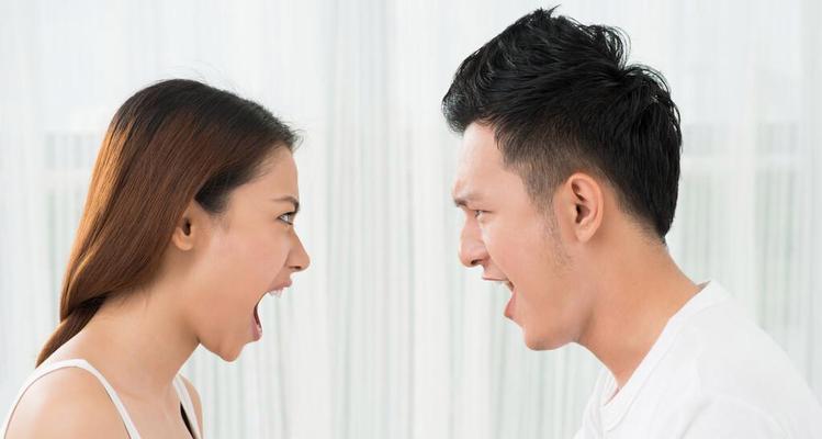 如何应对婚姻危机（从沟通、理解到解决问题）