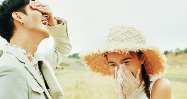 挑战异地恋，赢得家人认可（如何面对男友家人的反对与质疑）