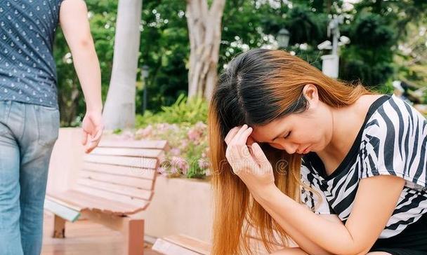 如何和分手对象和平相处成为同事（缓解尴尬气氛）